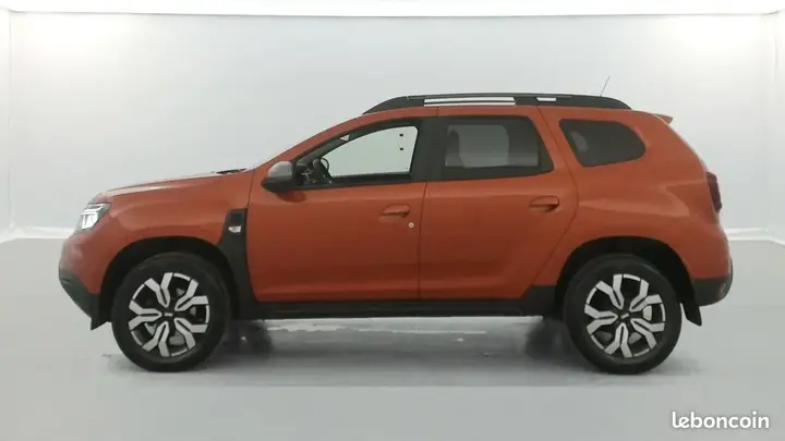 Dacia Duster 2023 photo 2