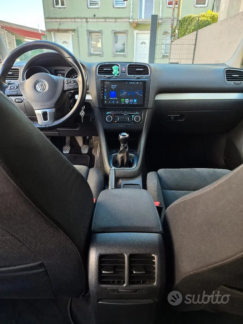 Volkswagen Golf 2010 photo 4