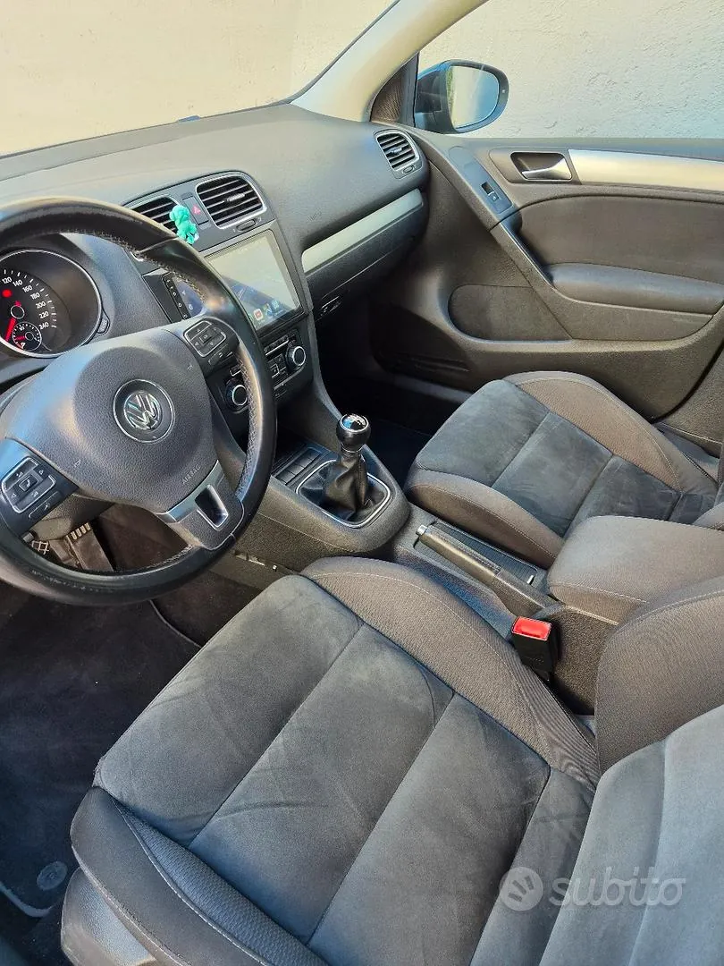 Volkswagen Golf 2010 photo 3