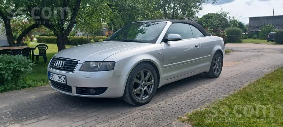 Audi A4 2004 photo 2