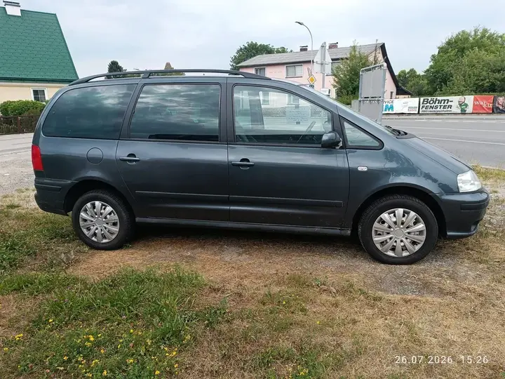 Seat Alhambra 2008 photo 2