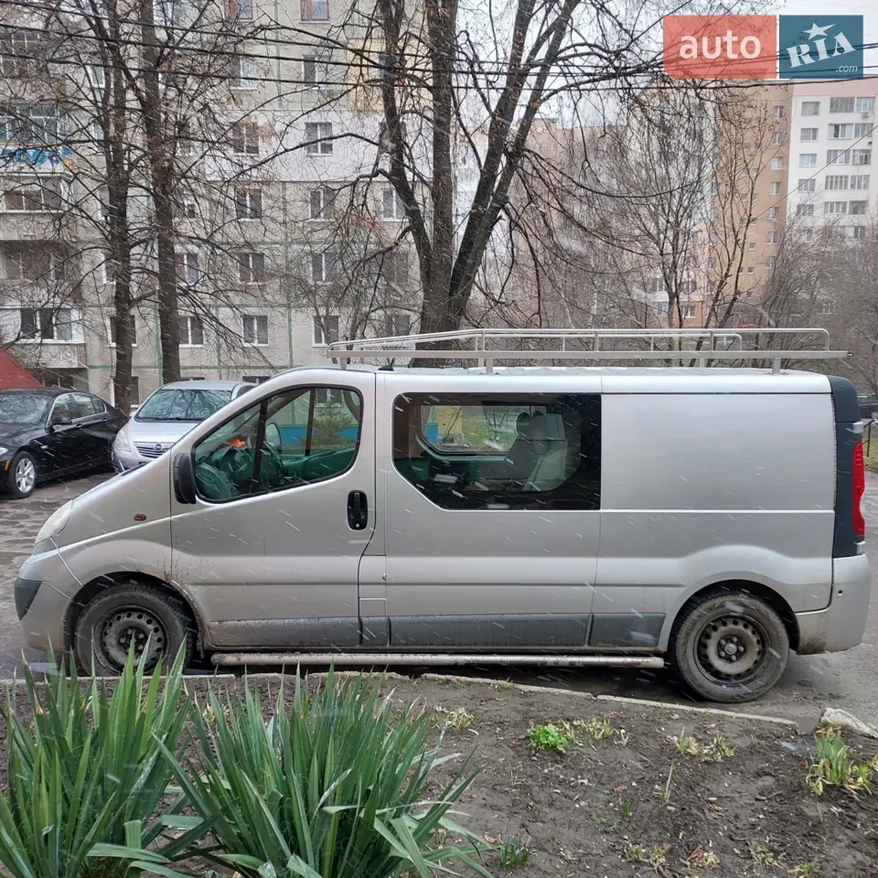 Opel Vivaro 2011 photo 3