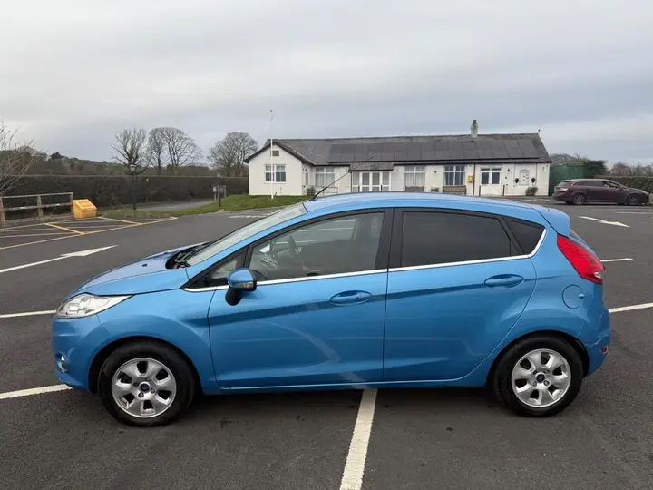 Ford Fiesta 2012 photo 4