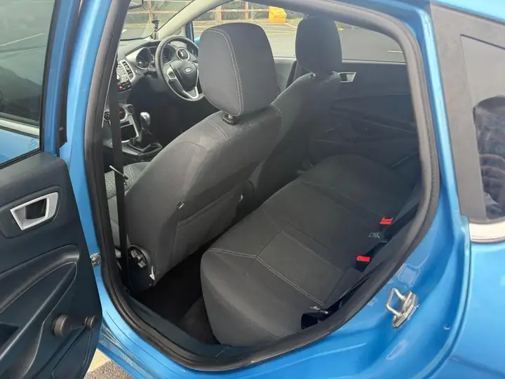 Ford Fiesta 2012 photo 5