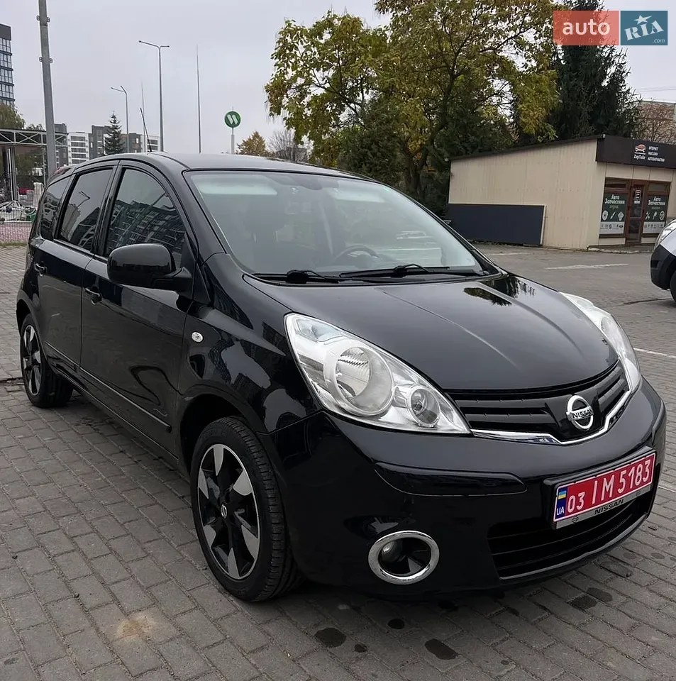 Nissan Note 2012 photo 2