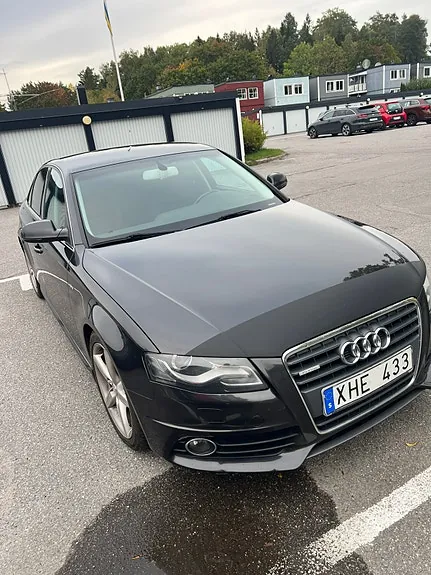 Audi A4 2010 photo 2