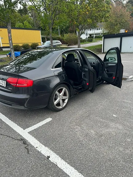 Audi A4 2010 photo 5