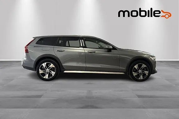 Volvo V60 Cross Country 2021 photo 2