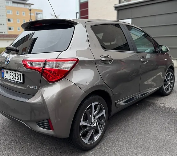 Toyota Yaris 2018 photo 2