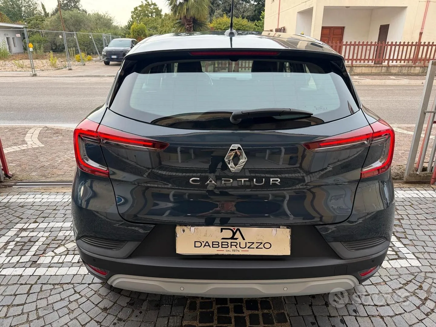 Renault Captur 2023 photo 3