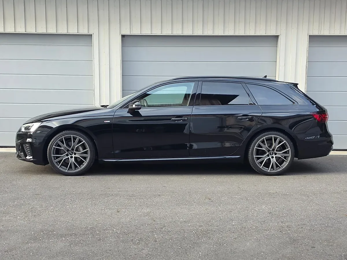 Audi A4 2022 photo 2