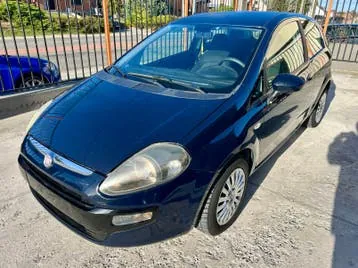 Fiat Punto 2011 photo 2