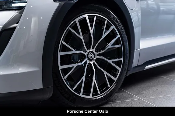 Porsche Taycan 2023 photo 3