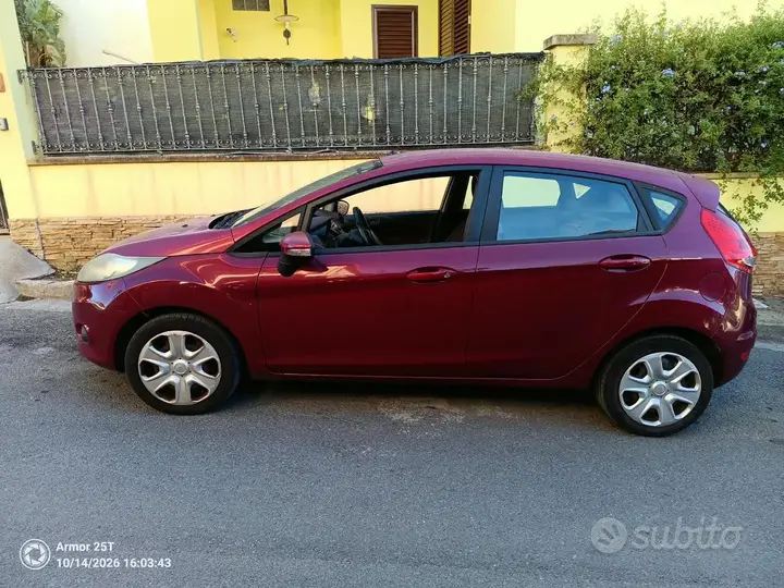 Ford Fiesta 2009 photo 2