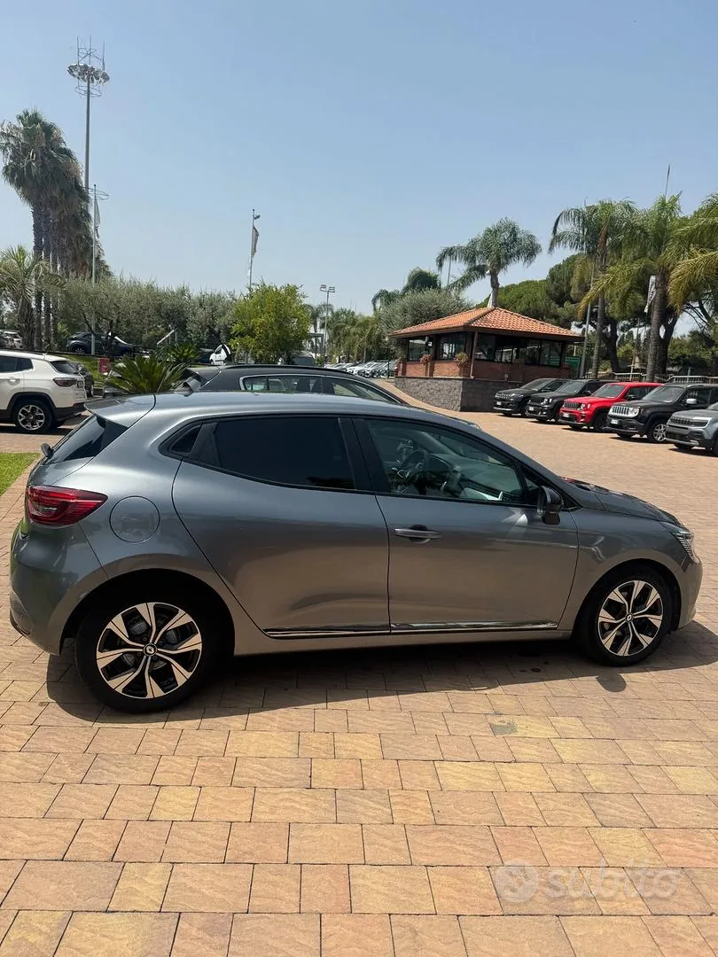 Renault Clio 2023 photo 4