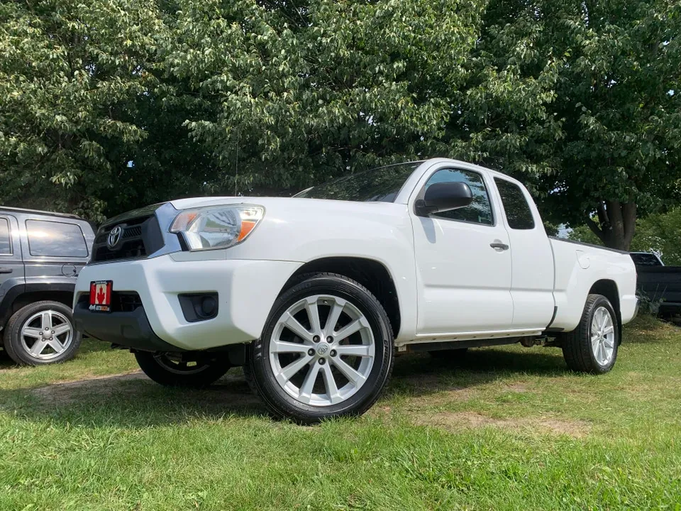 Toyota Tacoma 2015 photo 2