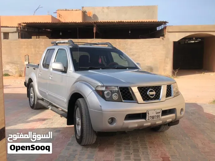 Nissan Frontier 2005 photo 2