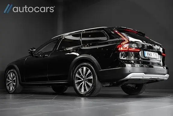 Volvo V90 Cross Country 2023 photo 4