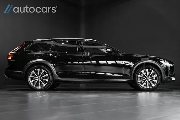 Volvo V90 Cross Country 2023 photo 2