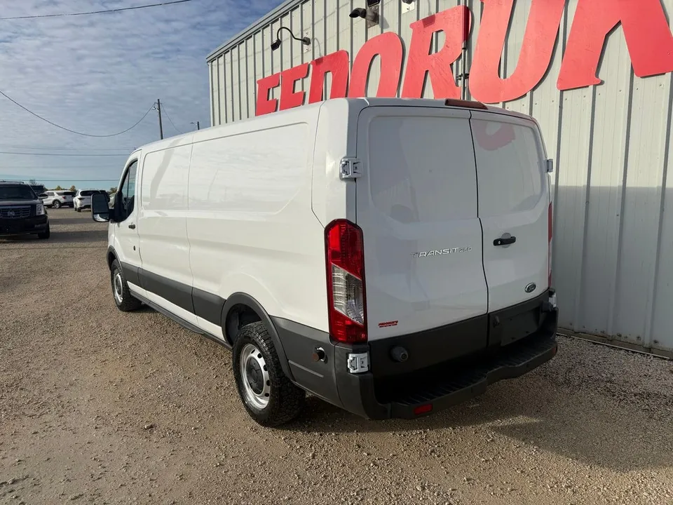 Ford Transit 2018 photo 2