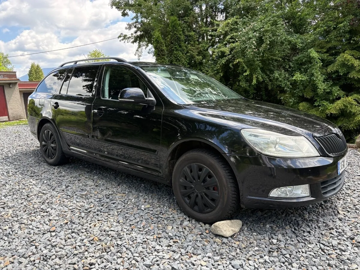 Skoda Octavia 2010 photo 2
