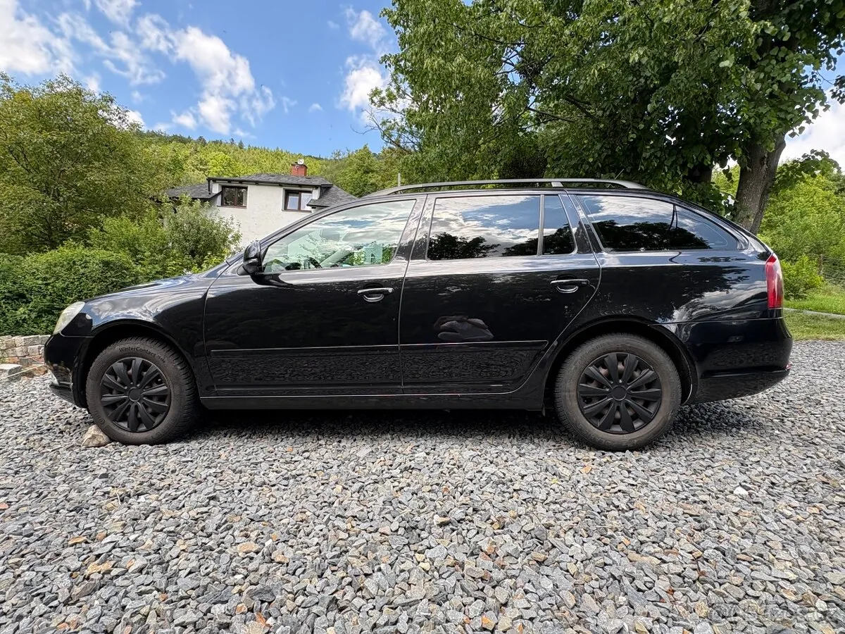 Skoda Octavia 2010 photo 4