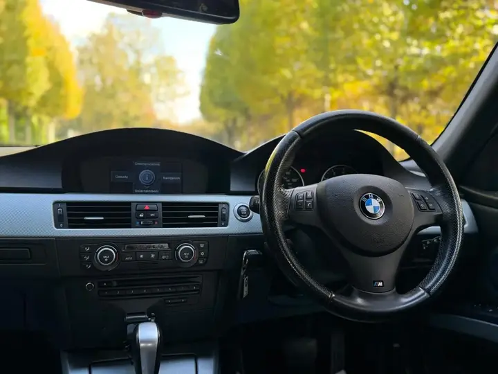 BMW 3 Series 2008 photo 2