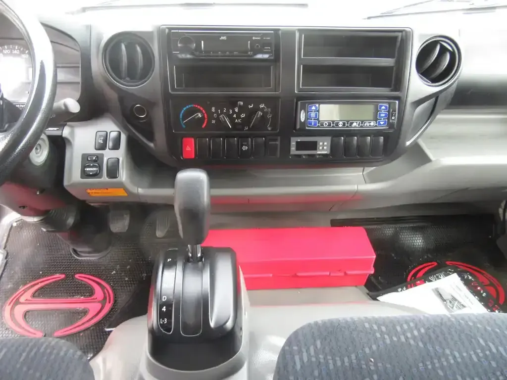 Hino 195 Commercial 2020 photo 3
