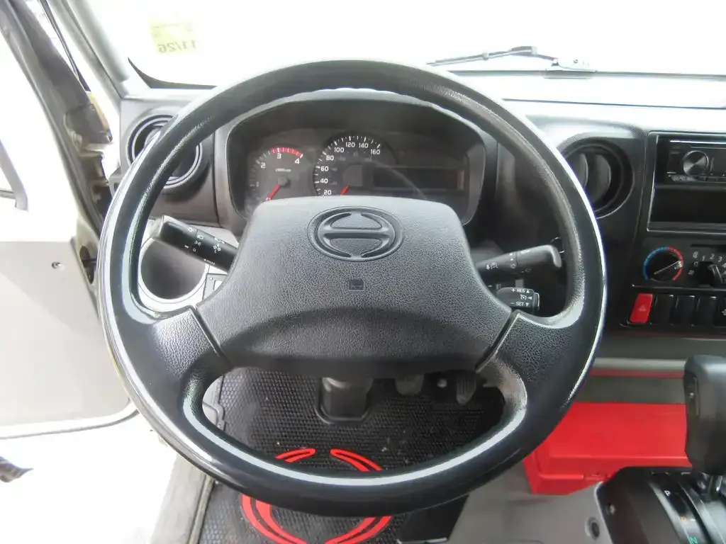 Hino 195 Commercial 2020 photo 5