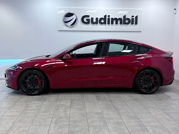 Tesla Model 3 2026 photo 4