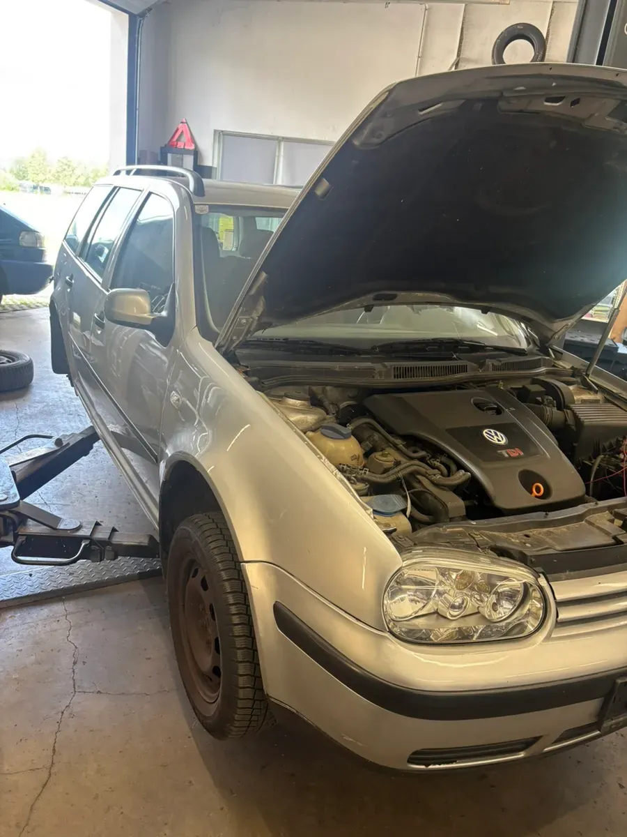 Volkswagen Golf 2002 photo 2