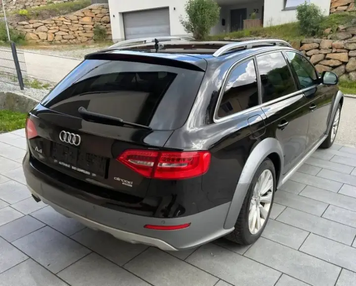 Audi A4 Allroad 2012 photo 2