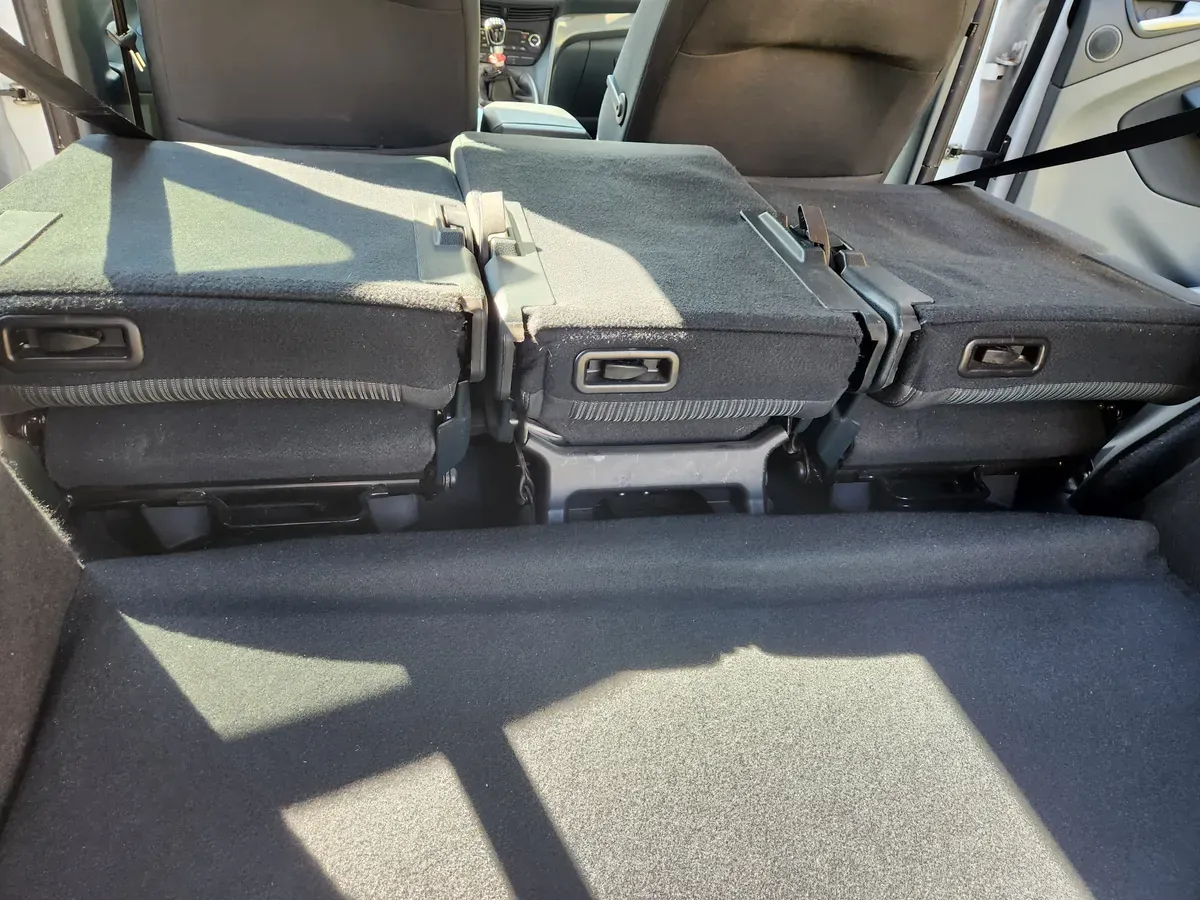Ford C-Max 2012 photo 3