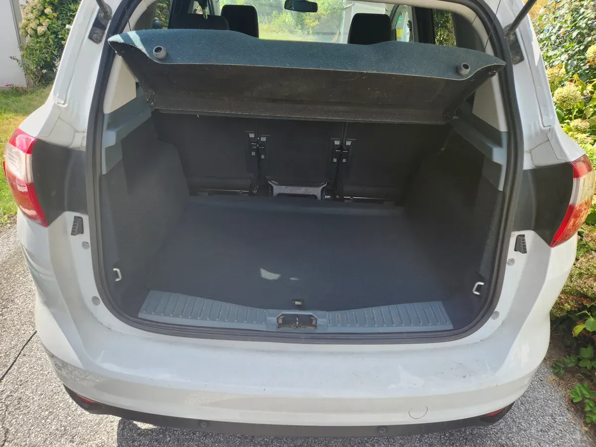 Ford C-Max 2012 photo 2