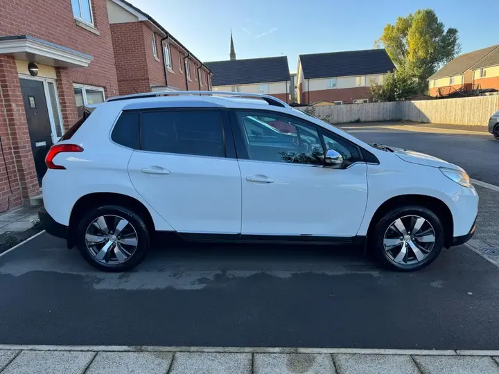 Peugeot 2008 2014 photo 3