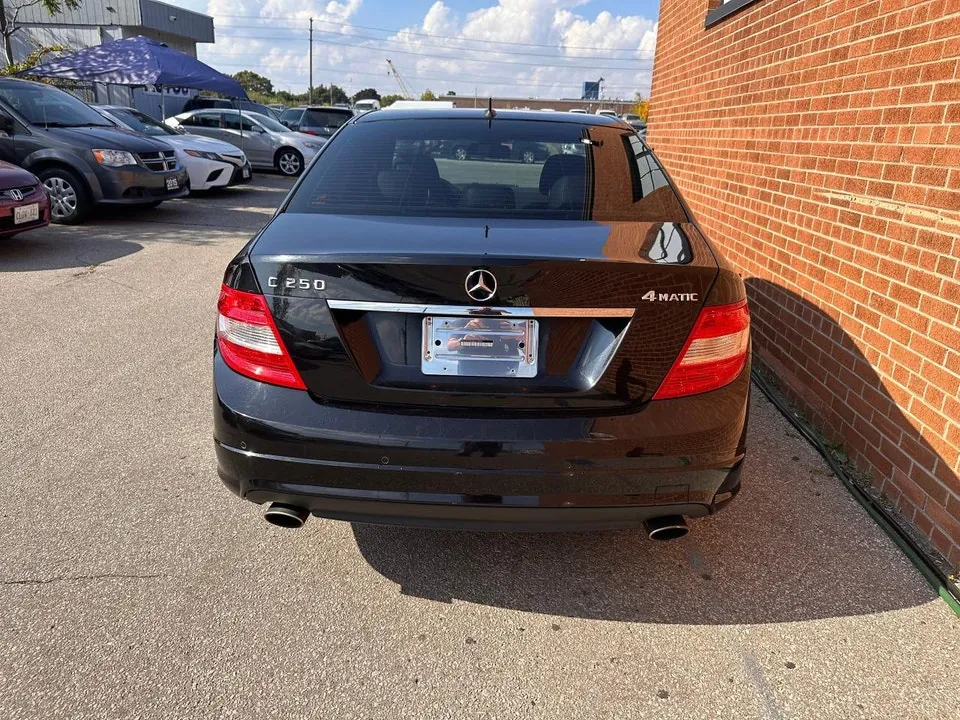 Mercedes-Benz C-Class 2011 photo 5