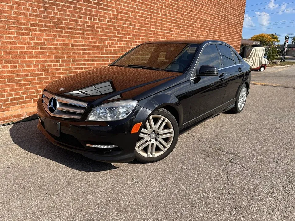 Mercedes-Benz C-Class 2011 photo 2