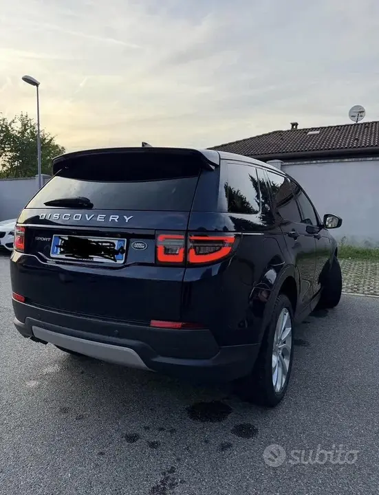 Land Rover Discovery Sport 2022 photo 3