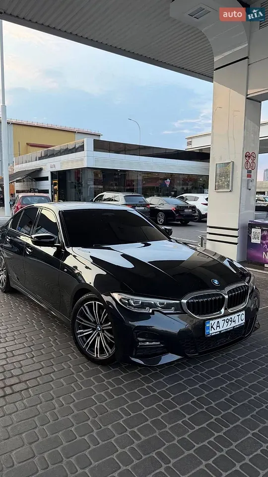 BMW 3 Series 2020 photo 3