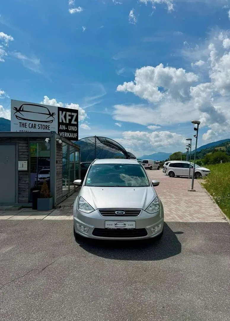 Ford Galaxy 2012 photo 2