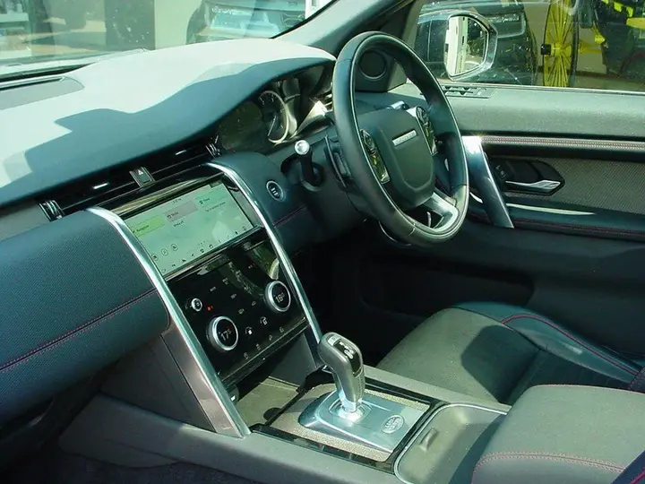 Land Rover Discovery Sport 2020 photo 3