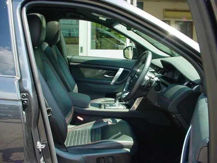 Land Rover Discovery Sport 2020 photo 4