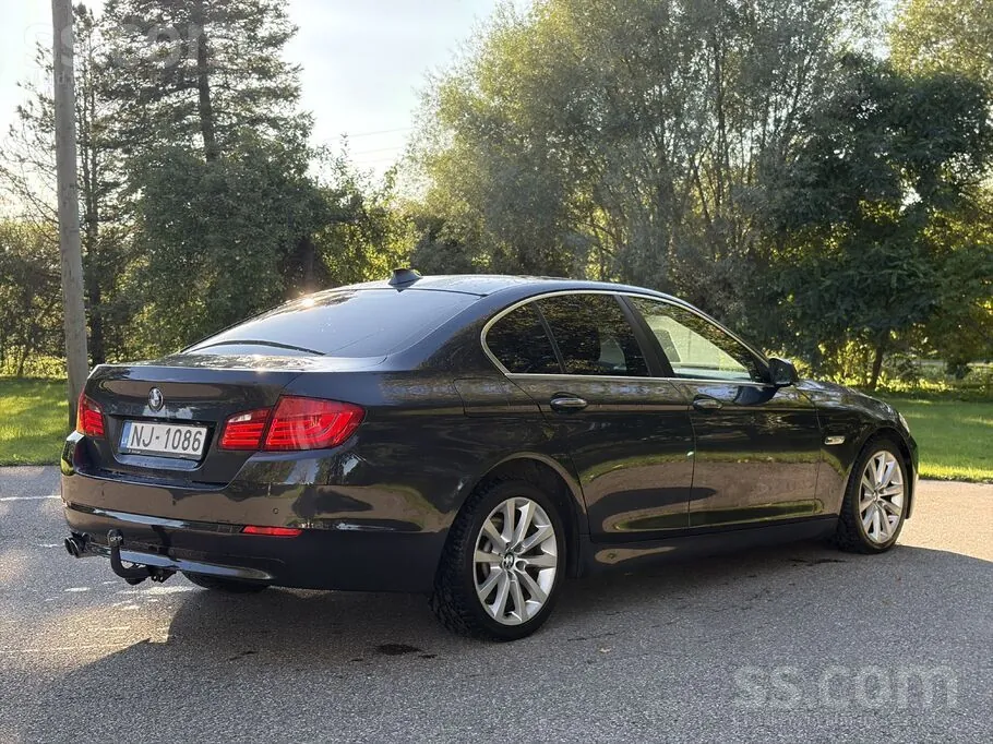 BMW 520 2012 photo 2