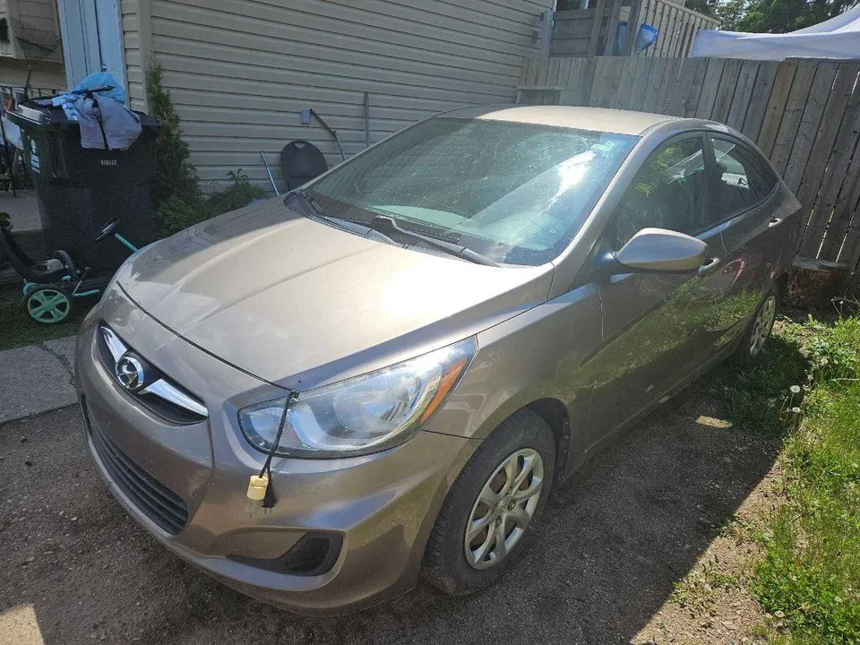 Hyundai Accent 2013 photo 4