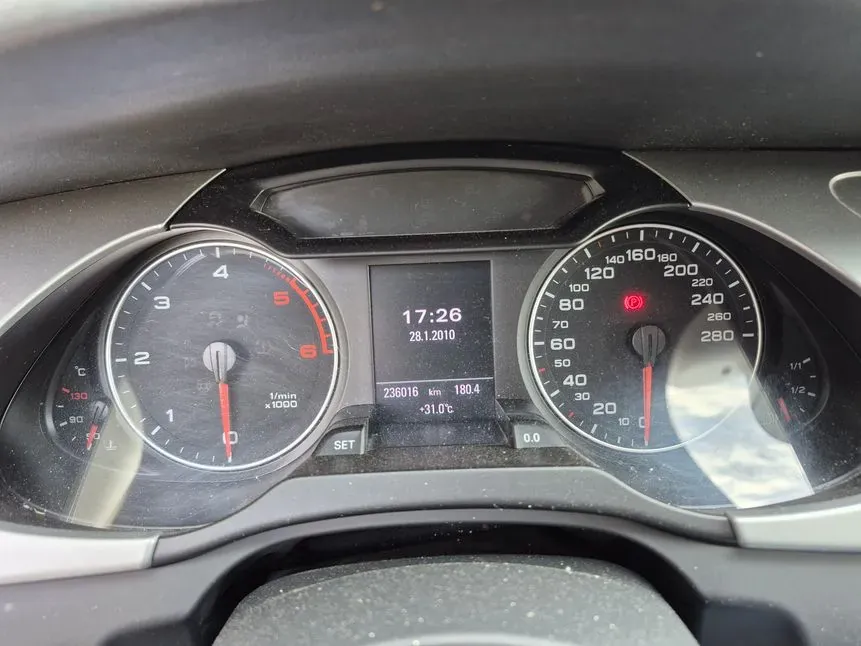Audi A4 2011 photo 3