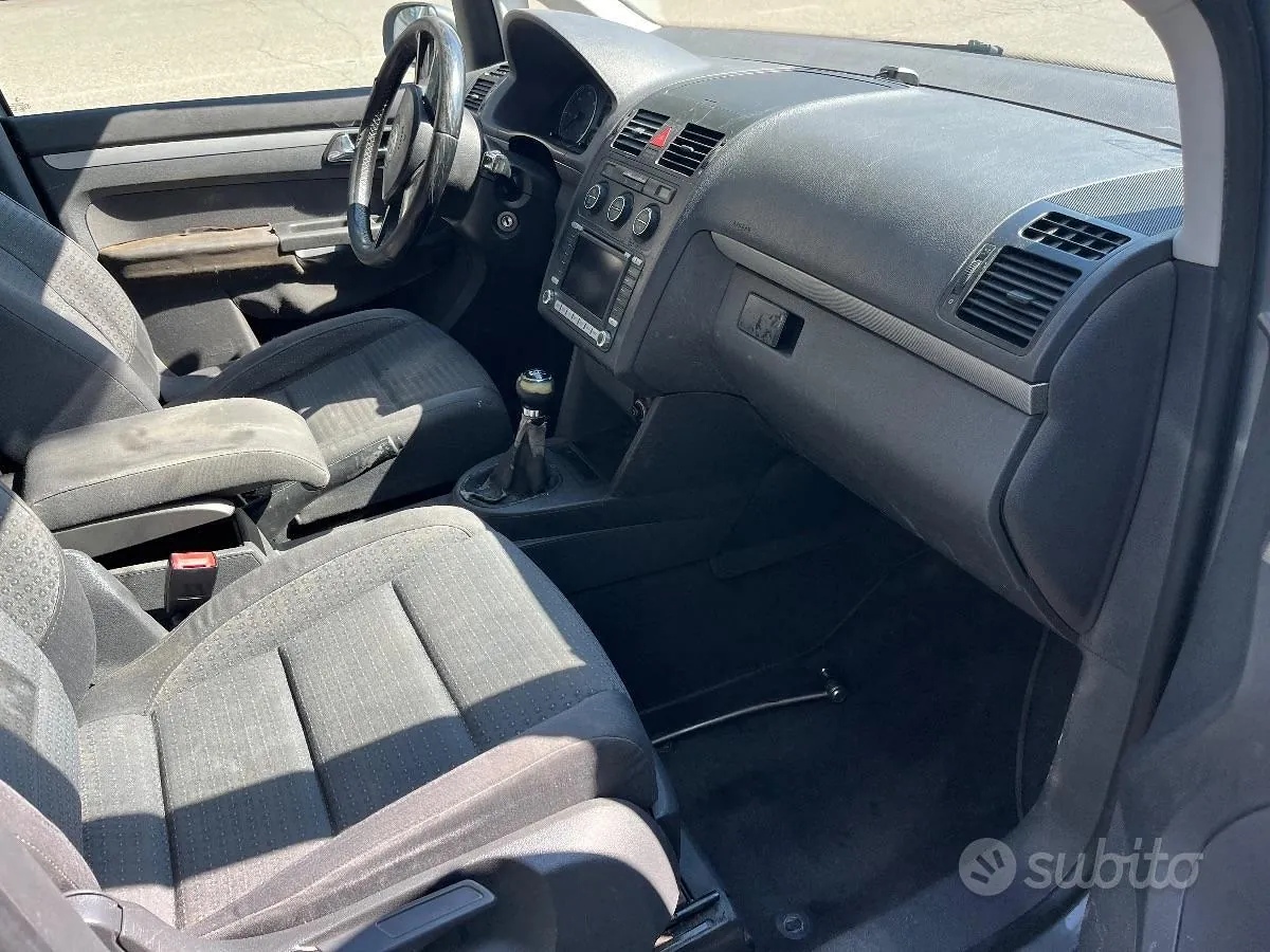 Volkswagen Touran 2005 photo 5