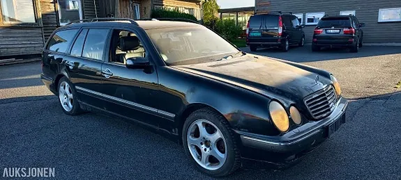 Mercedes-Benz E-Class 2001 photo 3