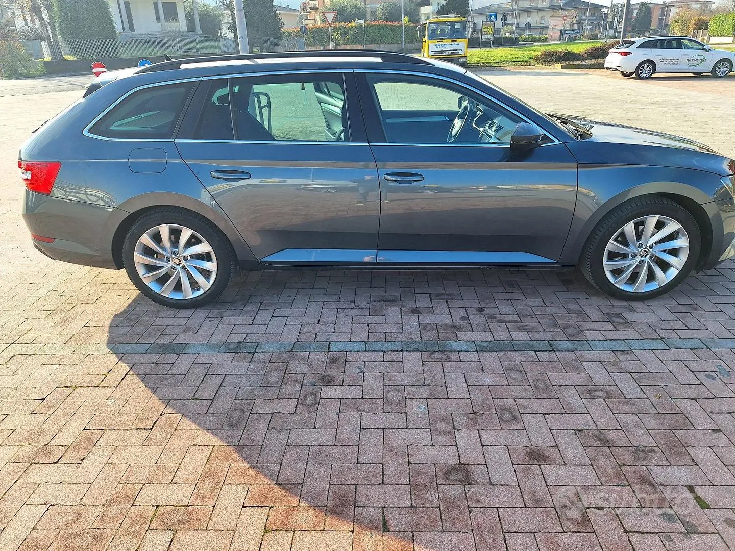 Skoda Superb 2017 photo 2