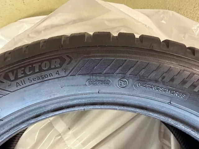 Goodyear Vector 4Seasons photo 2