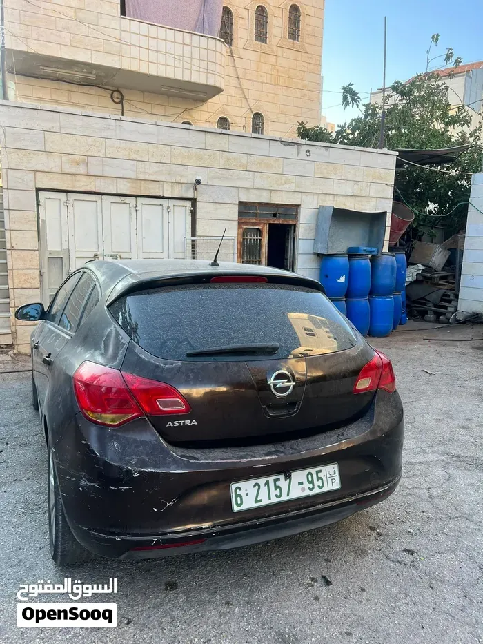 Opel Astra 2012 photo 3